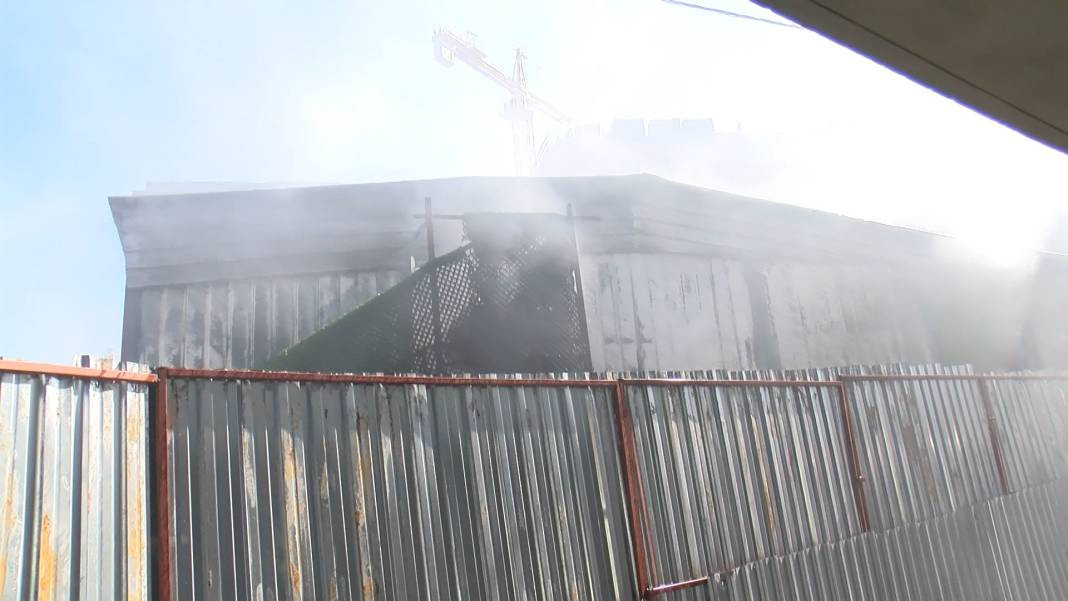 İşçilerinin kaldığı konteynerlerde yangın - Resim: 4